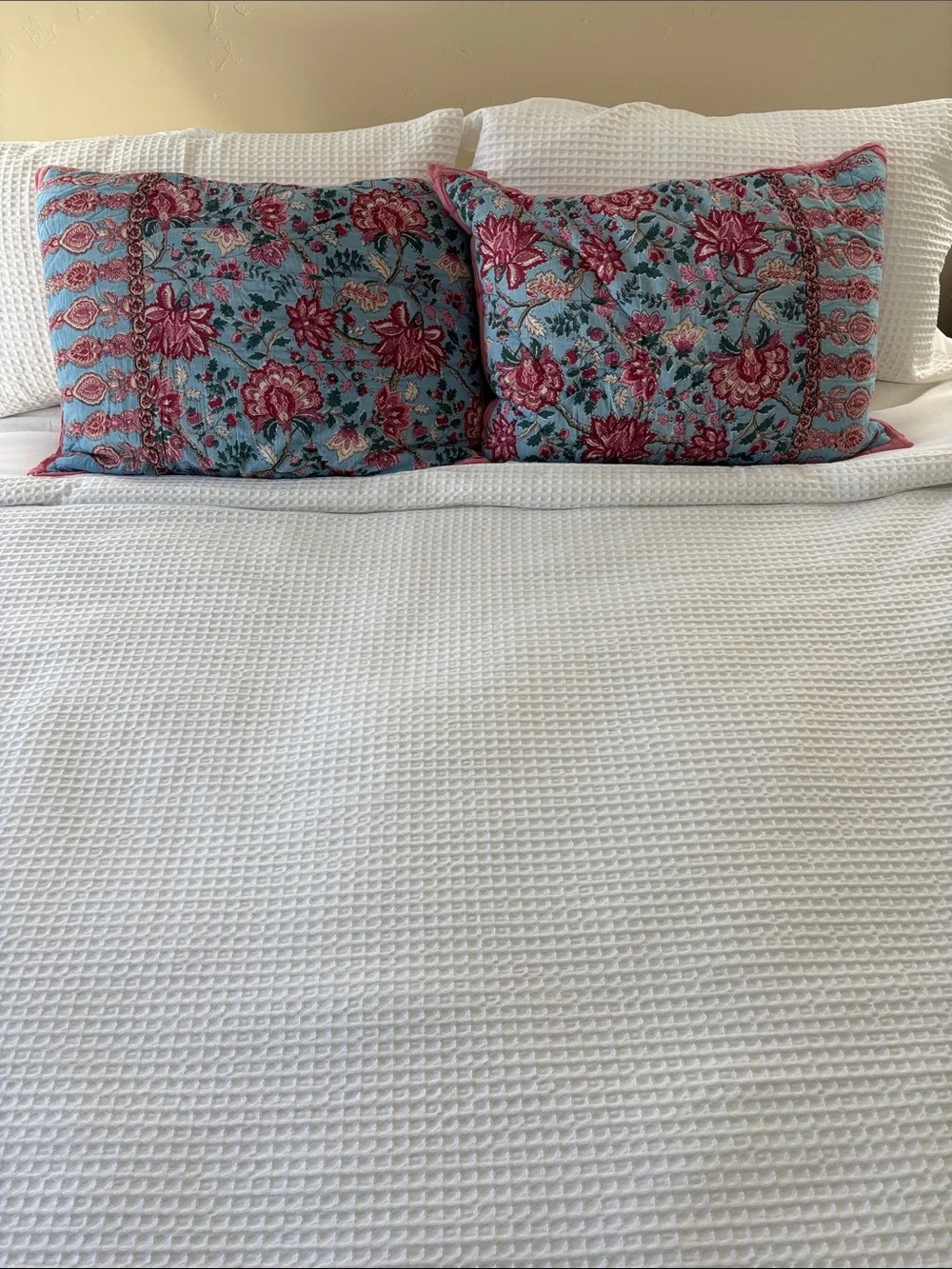 Pottery Barn Shannon Reversible Quilted Floral Pillow Shams Blue Pink Standard
